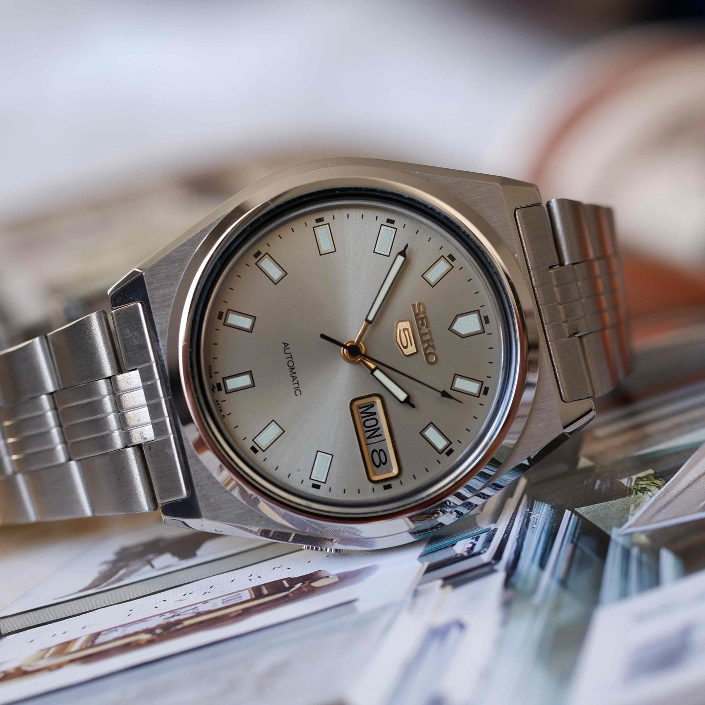 Vintage Seiko 5 Gray Sunburst Automatic from the 80s Mint Condition