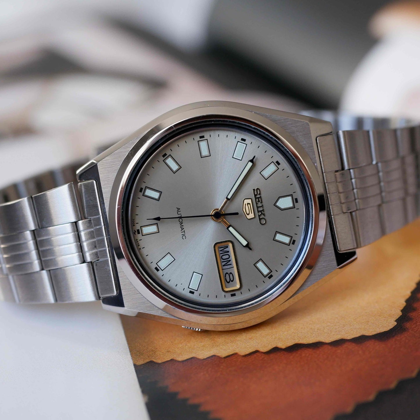 Vintage Seiko 5 Gray Sunburst Automatic from the 80s Mint Condition