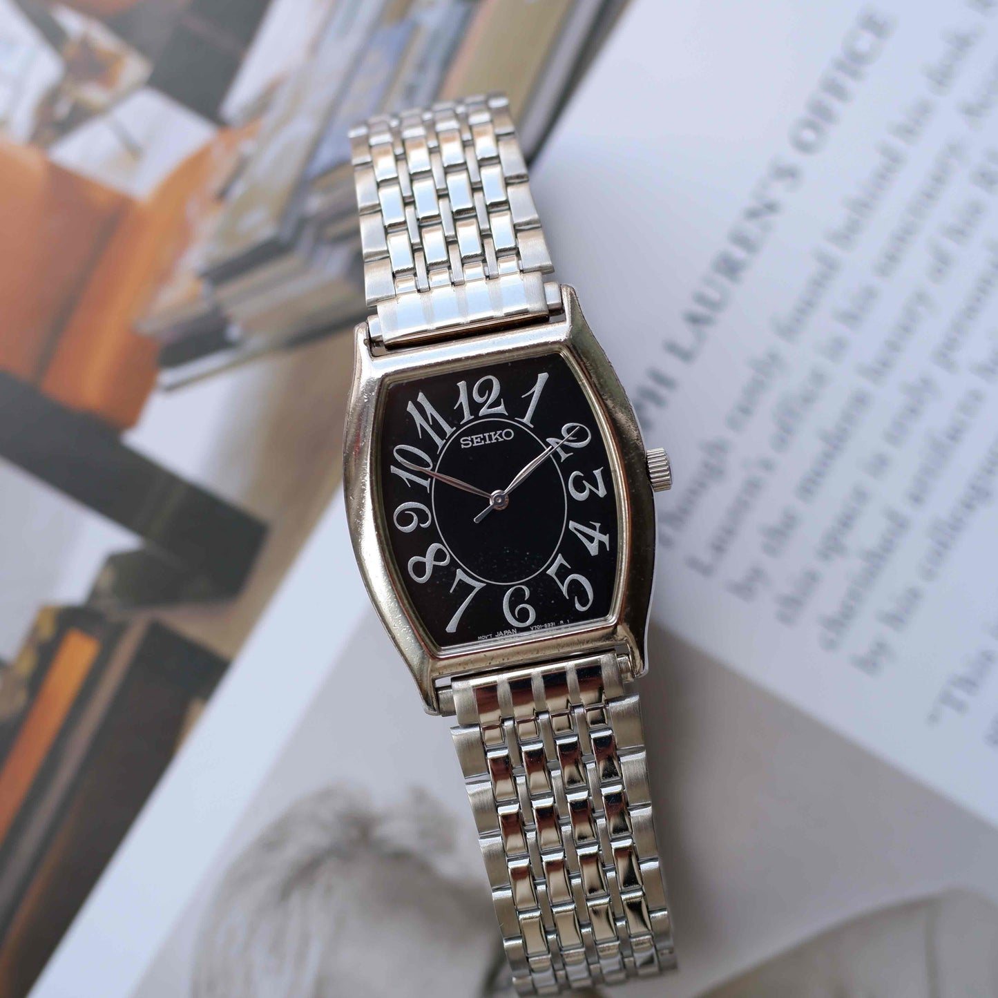 Vintage Seiko Dress Watch Black Dial Quartz from the 80s