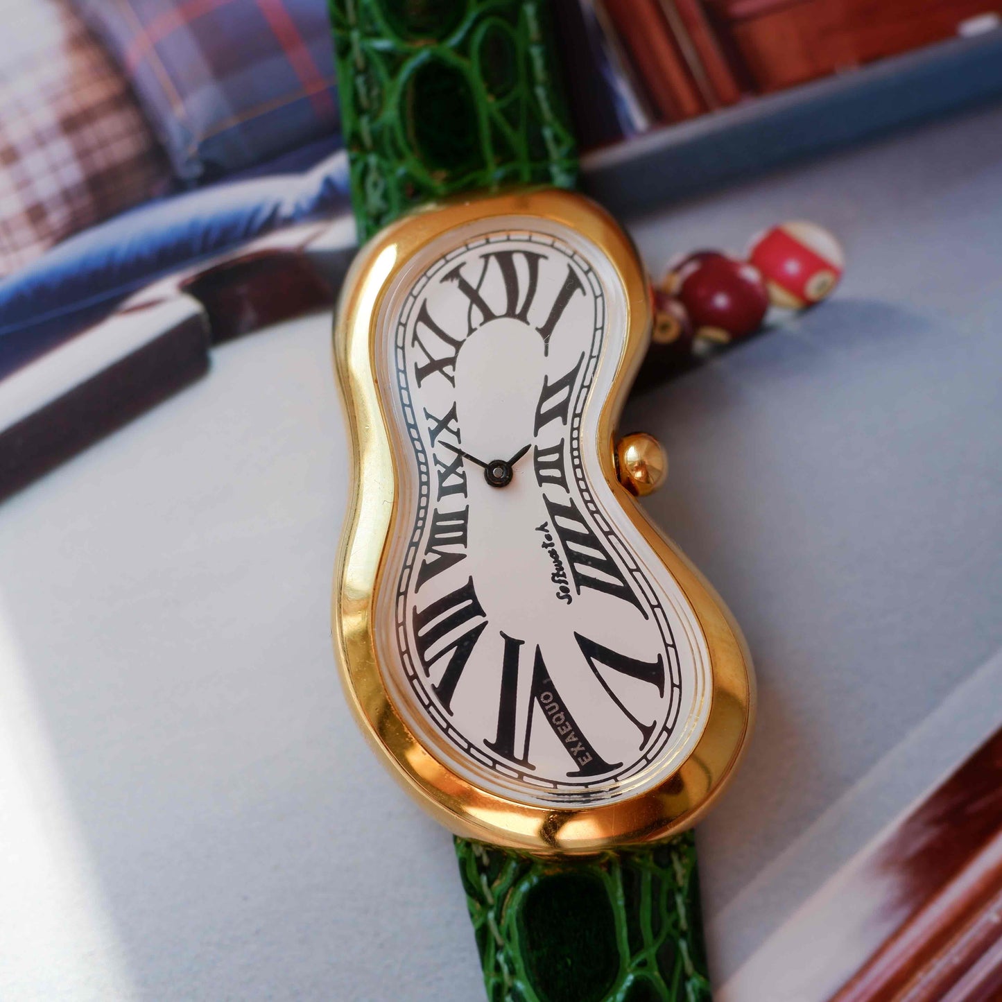 Vintage Exaequo Dali Softwatch White Dial 90s Quartz Mint