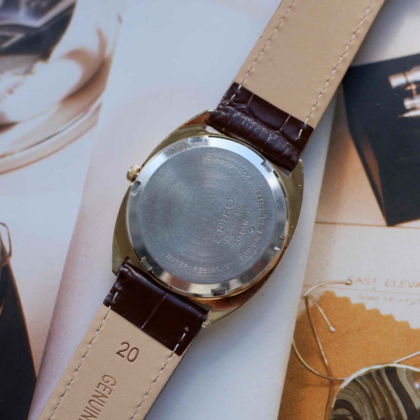 Vintage Seiko SQ Cushion Case Day-Date Quartz Gold 80s