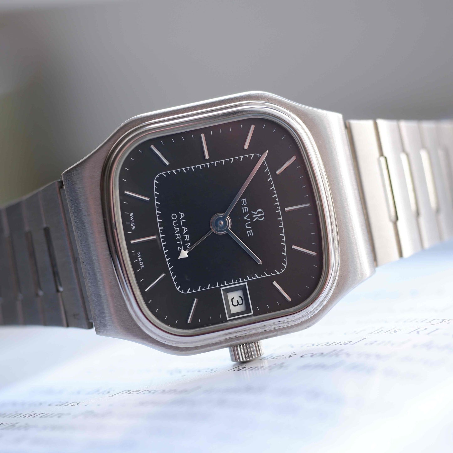 Vintage Revue Alarm Date Quartz Black and from the 80s NOS