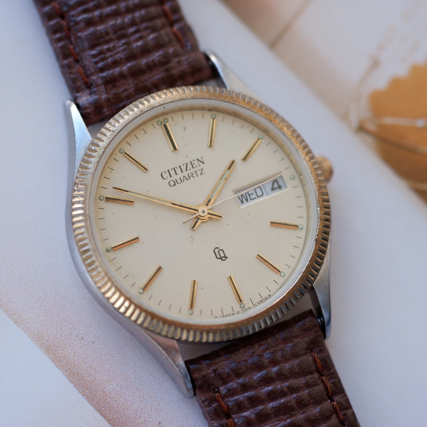 Vintage Citizen Dress Watch Day Date 70s Gold Two Tone Ivory Dial Quartz