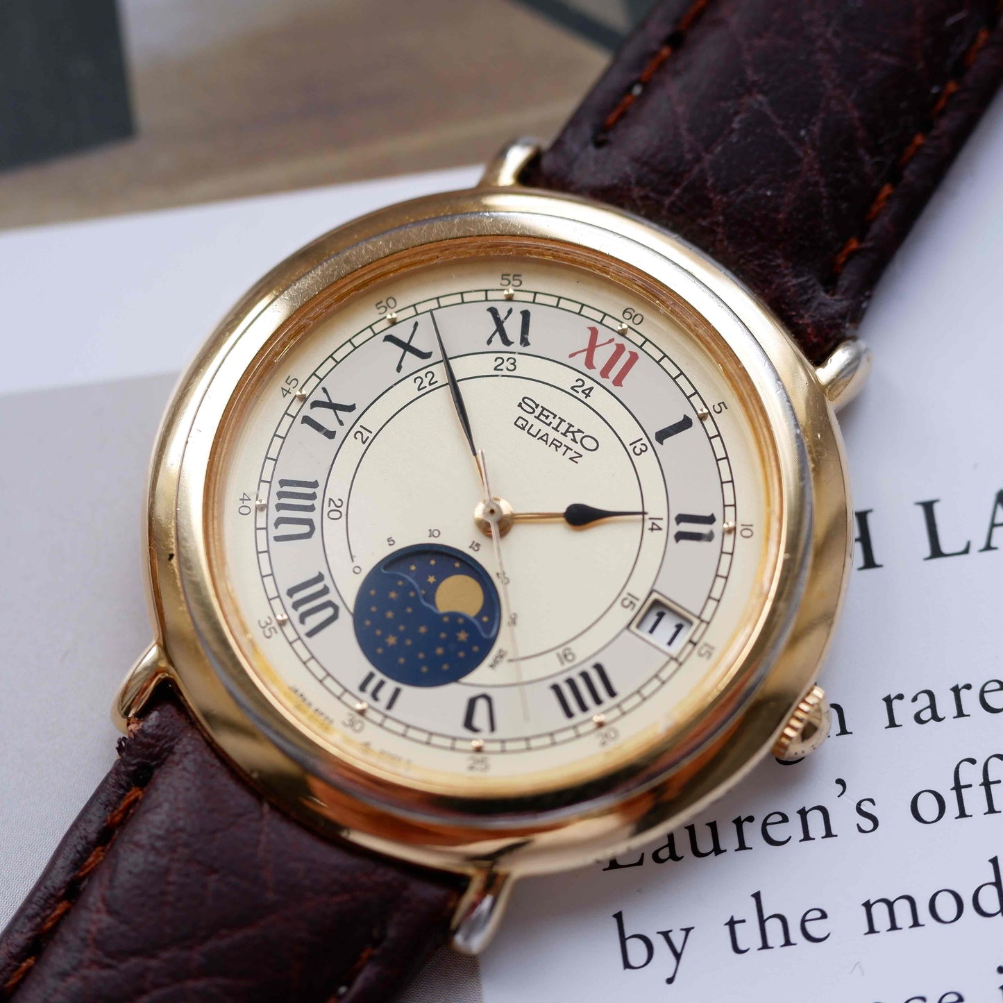 Vintage Seiko Moon Phase Ref.6F22-6059 Dress Watch 80s Gold White Dial Quartz