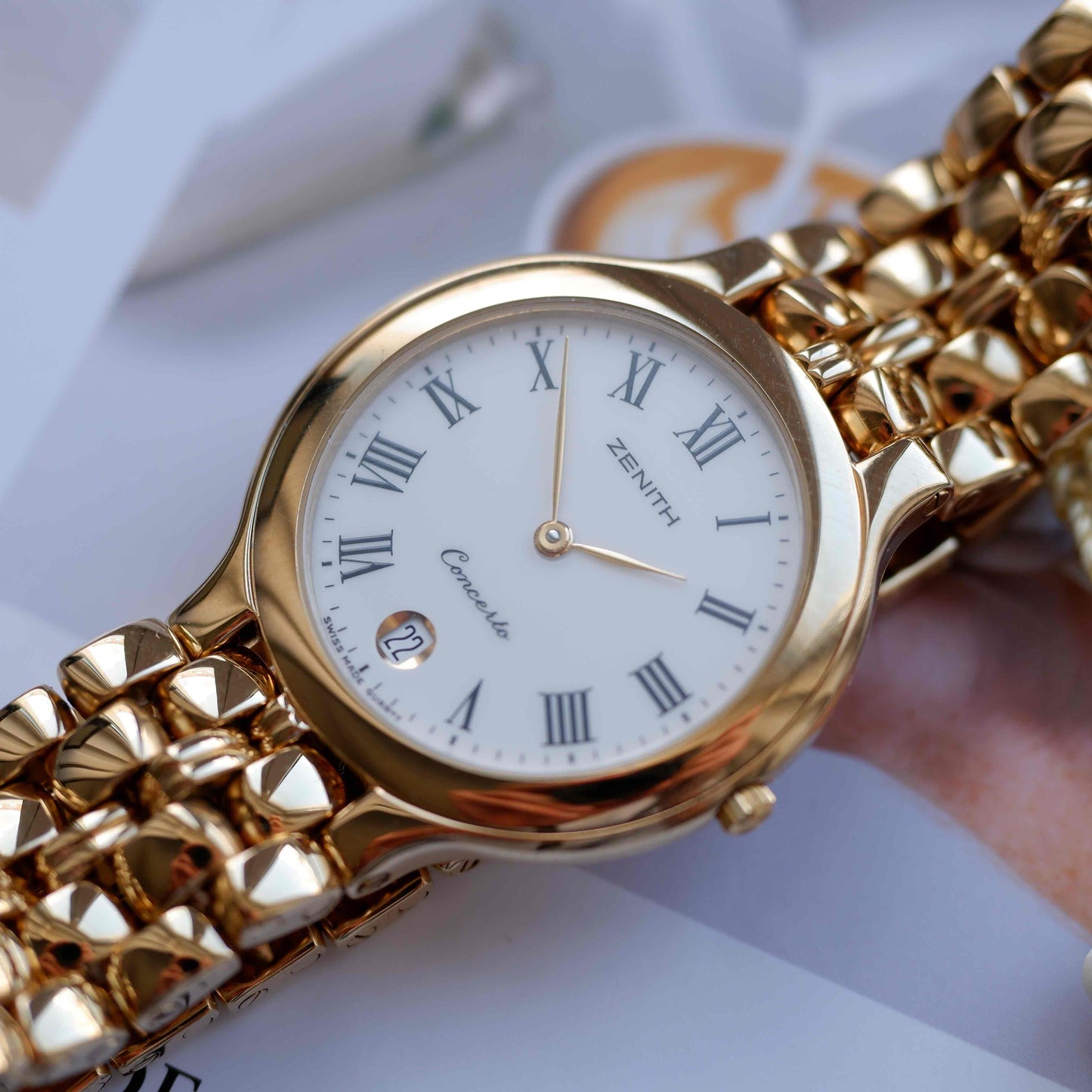 Vintage Zenith Concerto White Dial Golden Quartz from the 90s - NOS