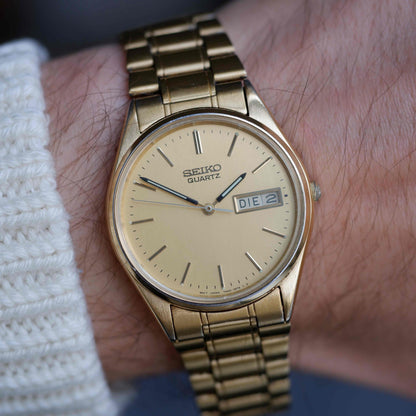 Vintage Seiko Quartz Day Date 90s with Golden Dial