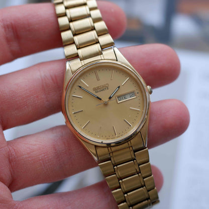 Vintage Seiko Quartz Day Date 90s with Golden Dial