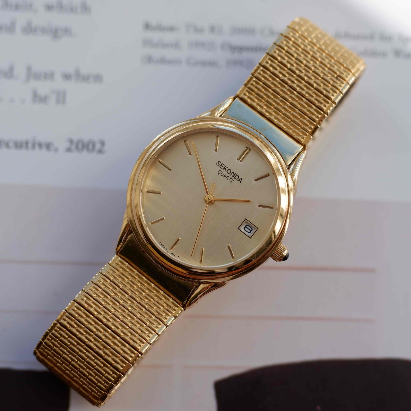 Vintage Sekonda Gold Flexi with Golden Dial Date Quartz 80s