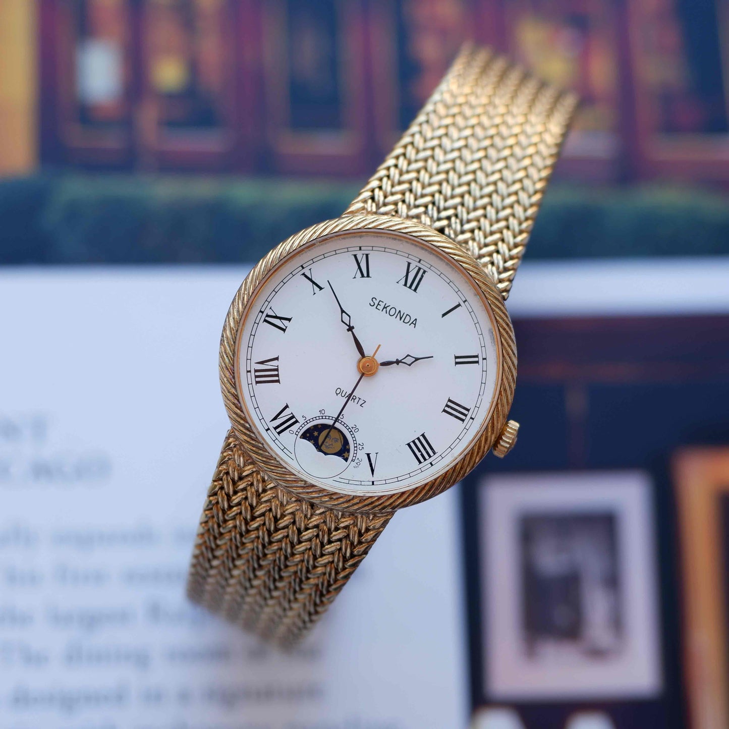 Vintage Sekonda Moon Phase Roman Dial 80s Gold Quartz