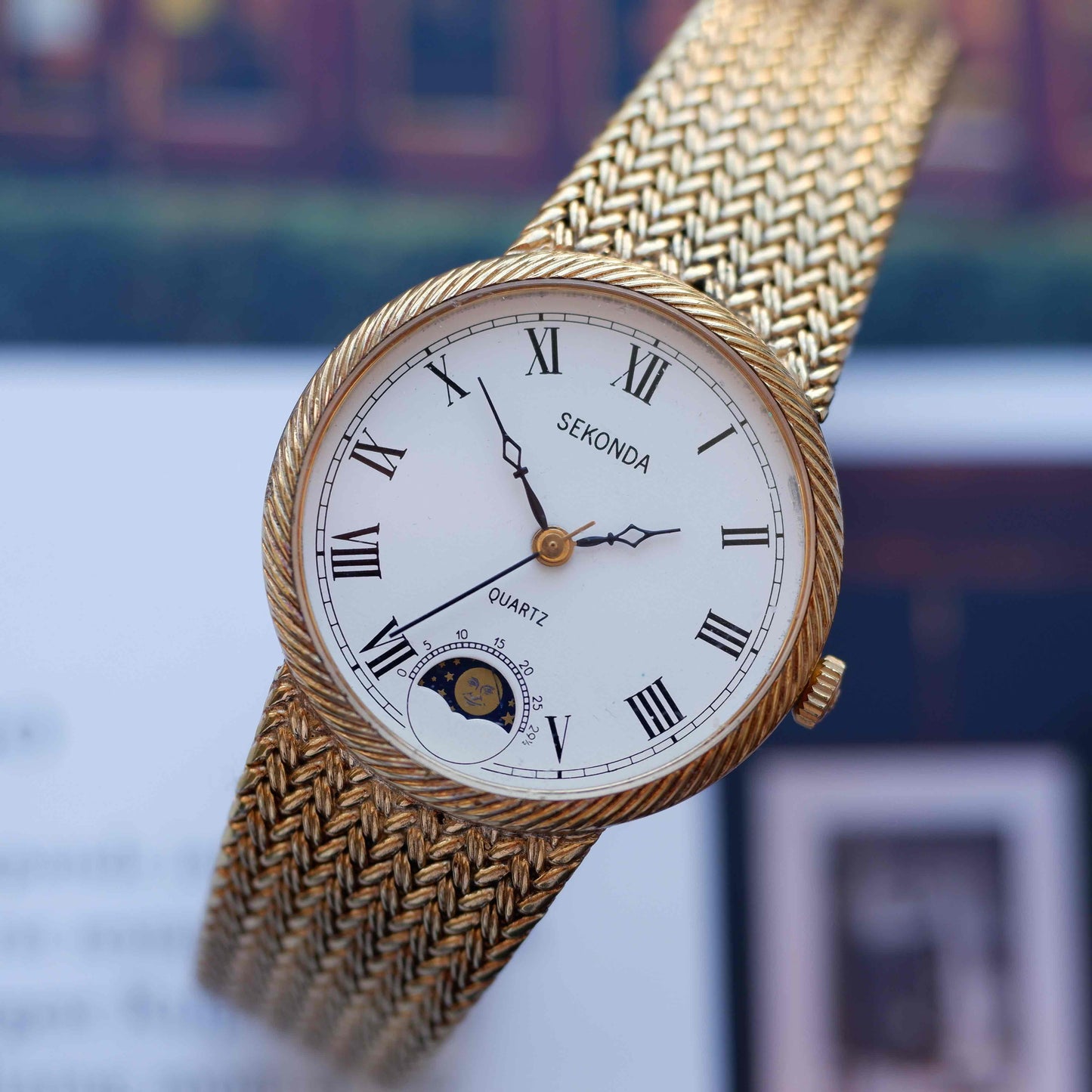 Vintage Sekonda Moon Phase Roman Dial 80s Gold Quartz