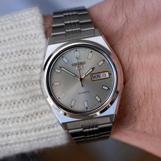 Vintage Seiko 5 Gray Sunburst Automatic from the 80s Mint Condition