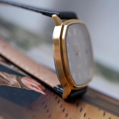 Vintage Omega De Ville Tank Ref. MD 192.0048 Gold 70s Rectangular Quartz