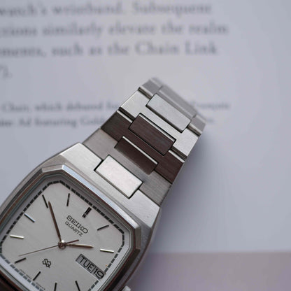 Vintage Seiko Tank Style Watch 80s Silver White Dial Integrated Bracelet Quartz