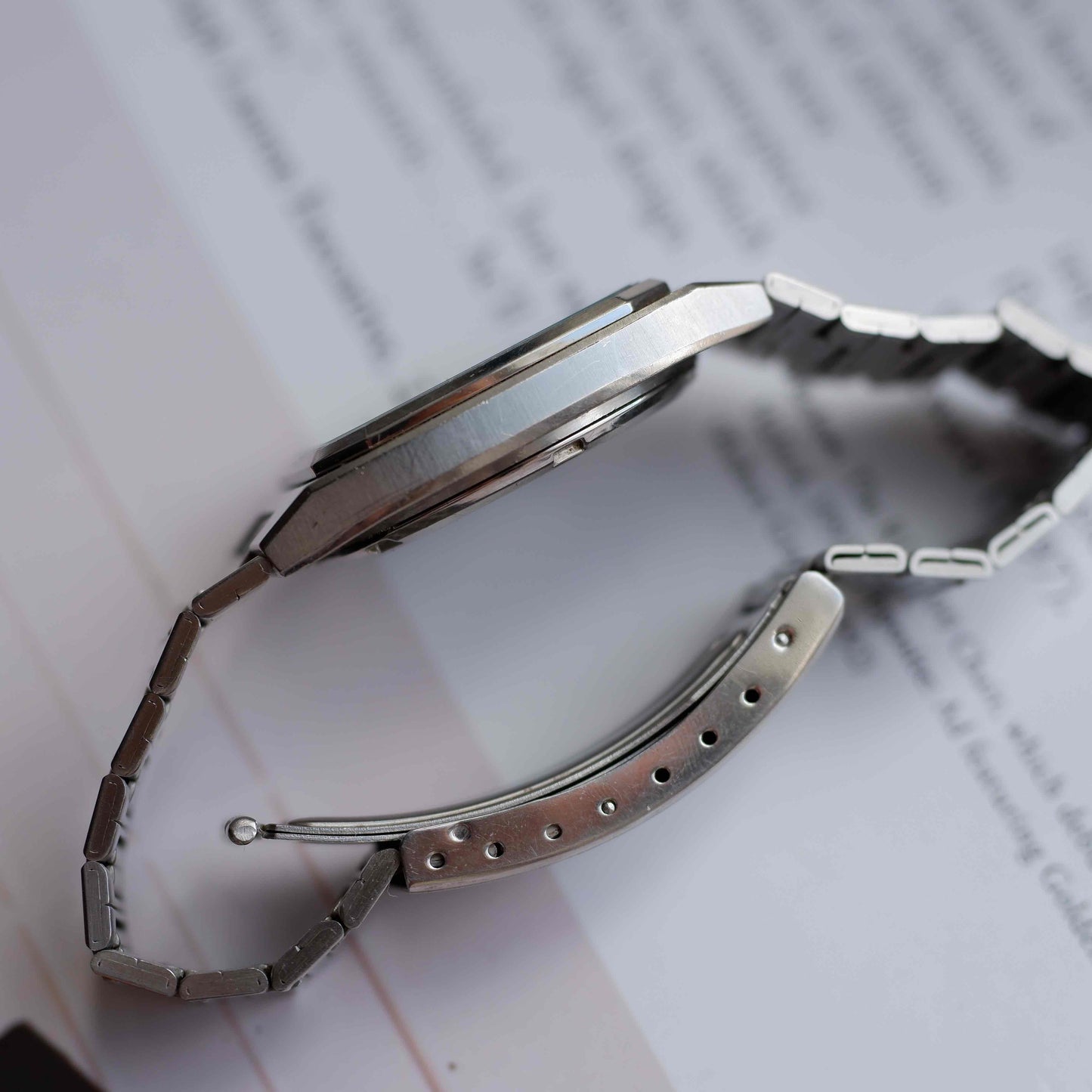 Vintage Seiko Tank Style Watch 80s Silver White Dial Integrated Bracelet Quartz