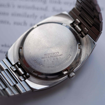 Vintage Seiko Tank Style Watch 80s Silver White Dial Integrated Bracelet Quartz