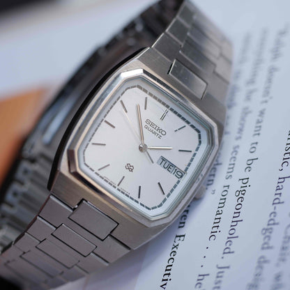 Vintage Seiko Tank Style Watch 80s Silver White Dial Integrated Bracelet Quartz