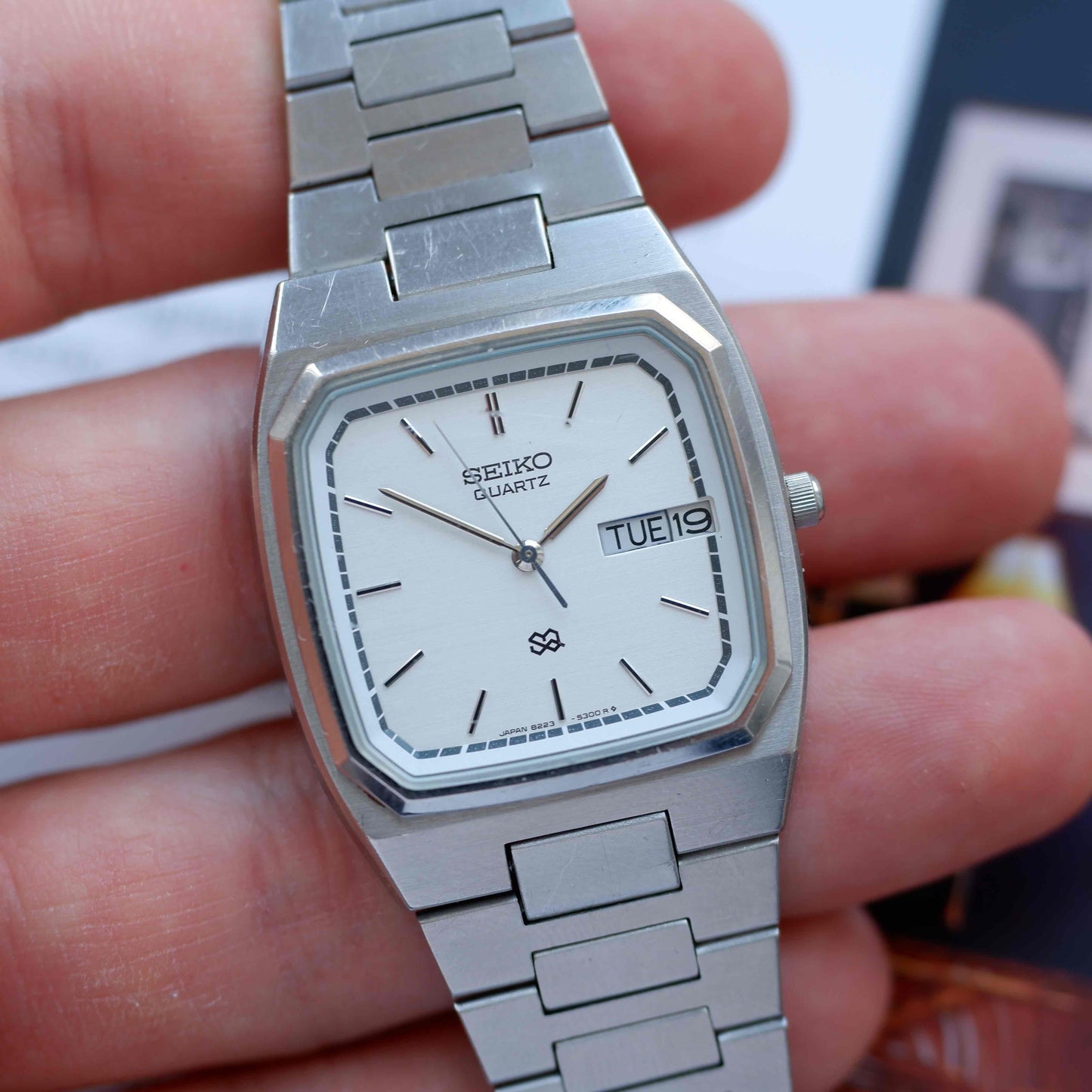 Vintage Seiko Tank Style Watch 80s Silver White Dial Integrated Bracelet Quartz