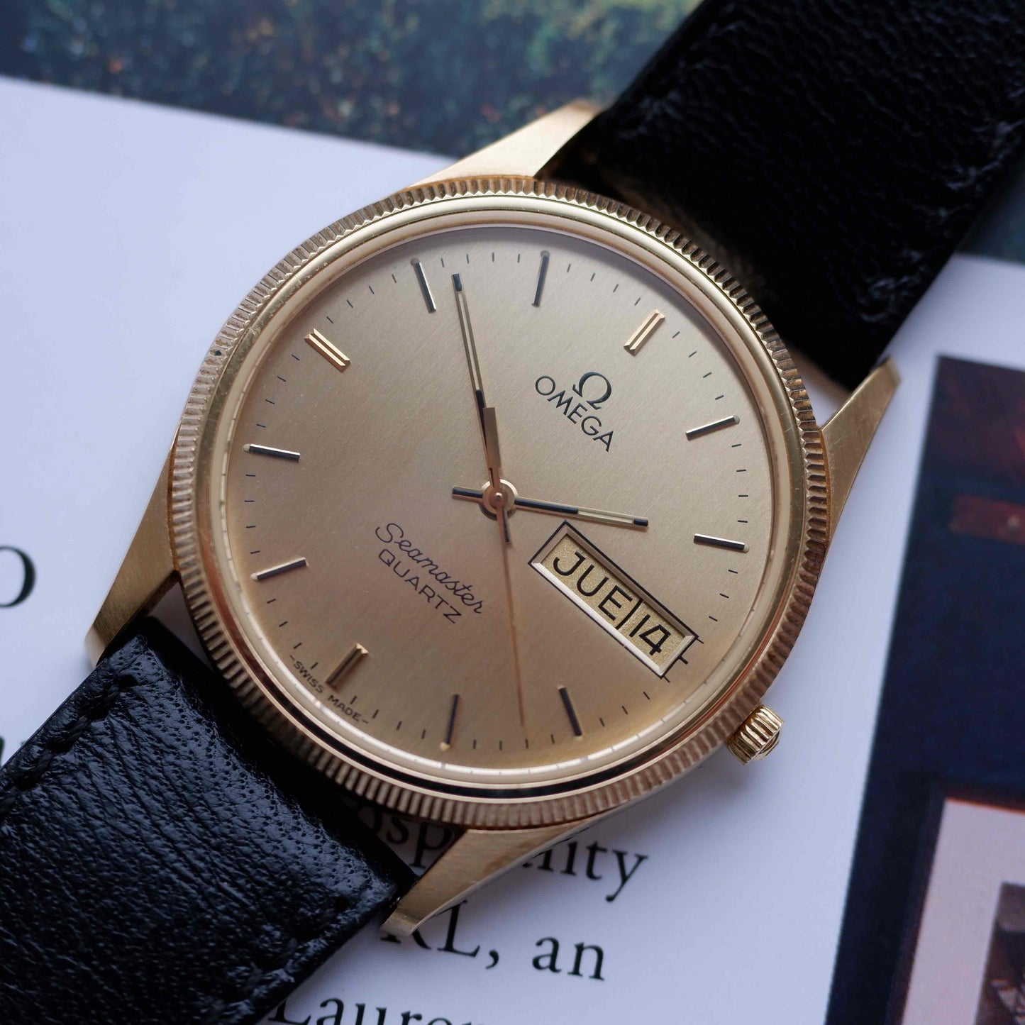 Vintage Omega Seamaster Golden 70s Engine-Turned Bezel Quartz – MINT