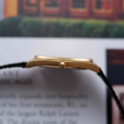 Vintage Omega Seamaster Golden 70s Engine-Turned Bezel Quartz – MINT