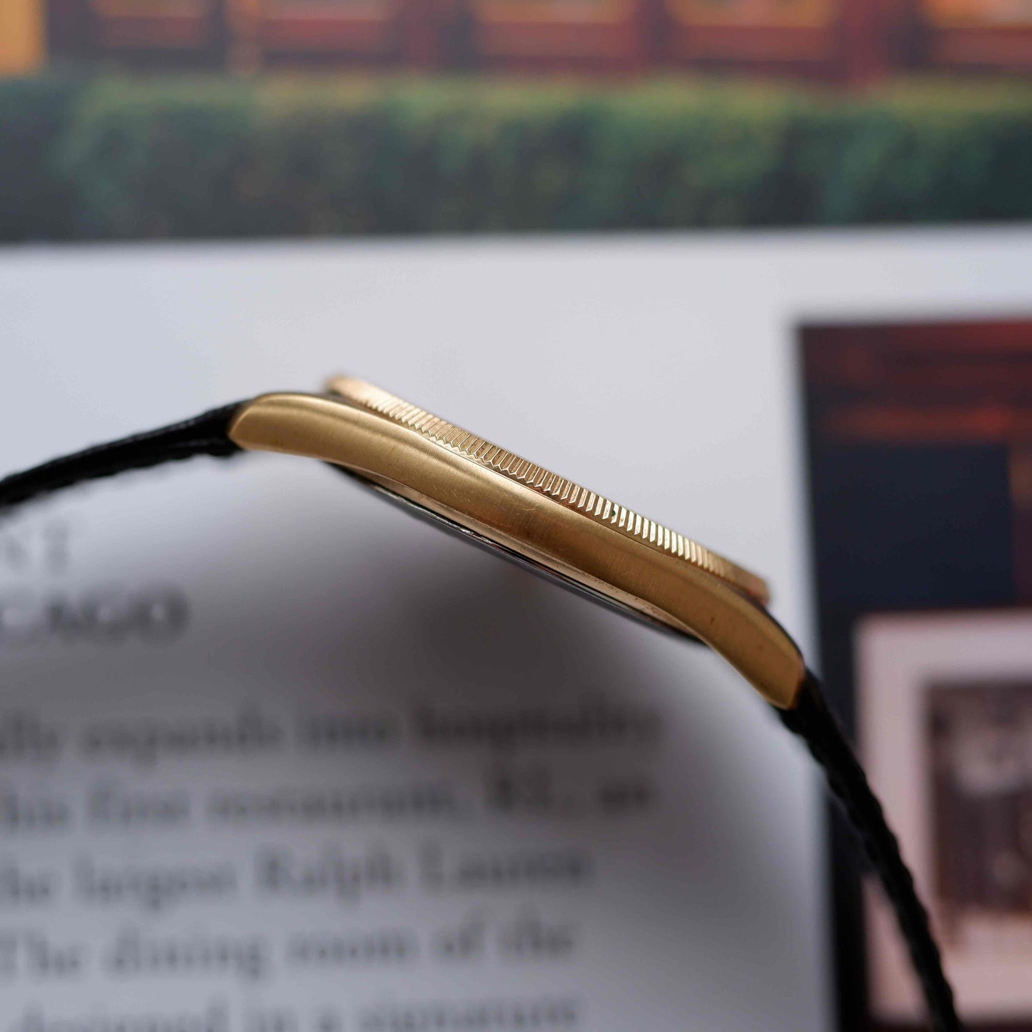 Vintage Omega Seamaster Golden 70s Engine-Turned Bezel Quartz – MINT