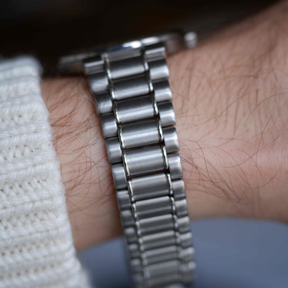 Vintage Zenith Espada White Roman Dial Quartz from the 90s - NOS