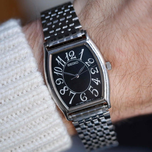 Vintage Seiko Dress Watch Black Dial Quartz from the 80s