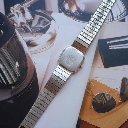 Vintage Citizen Dress Integrated Two-Tone Bracelet Strcutured Champagne Dial 80s