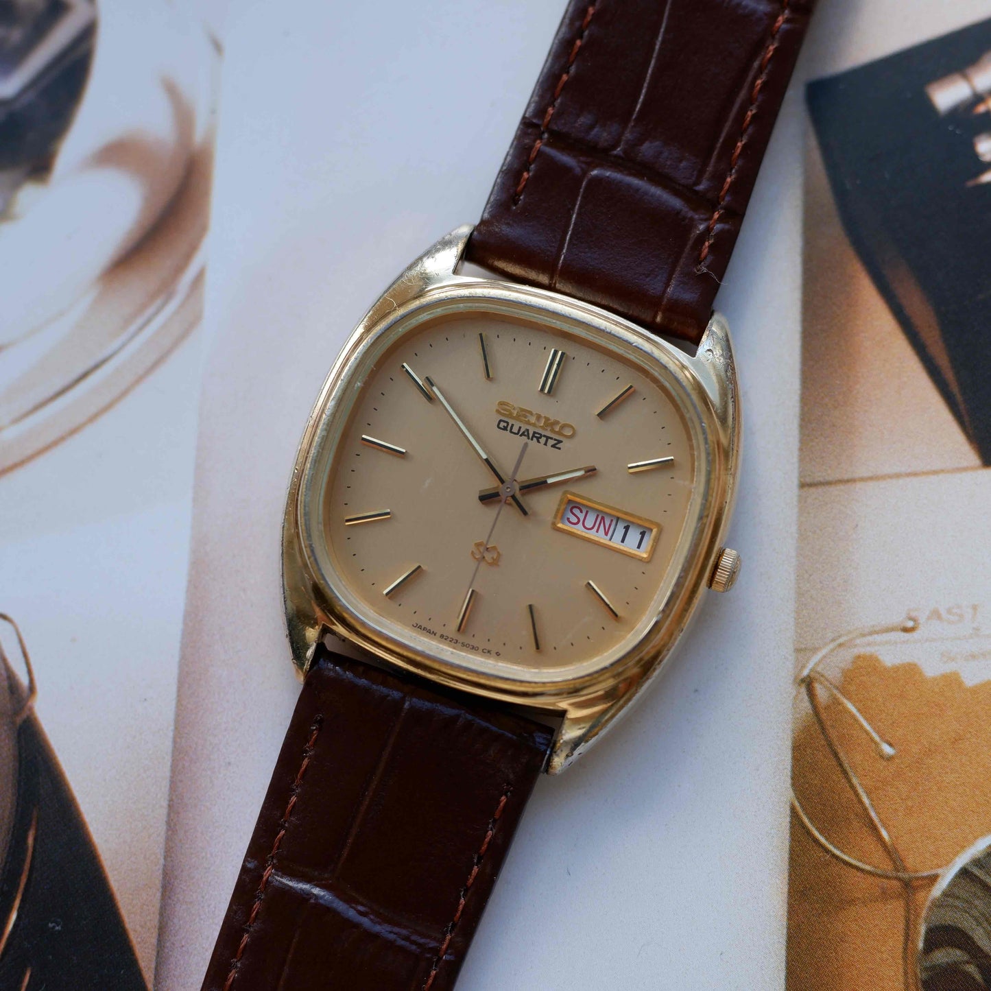 Vintage Seiko SQ Cushion Case Day-Date Quartz Gold 80s