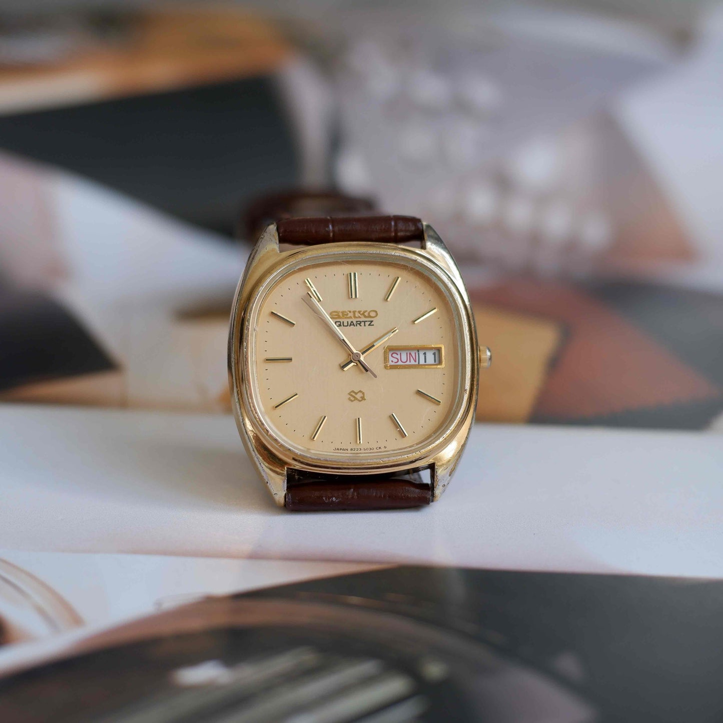 Vintage Seiko SQ Cushion Case Day-Date Quartz Gold 80s