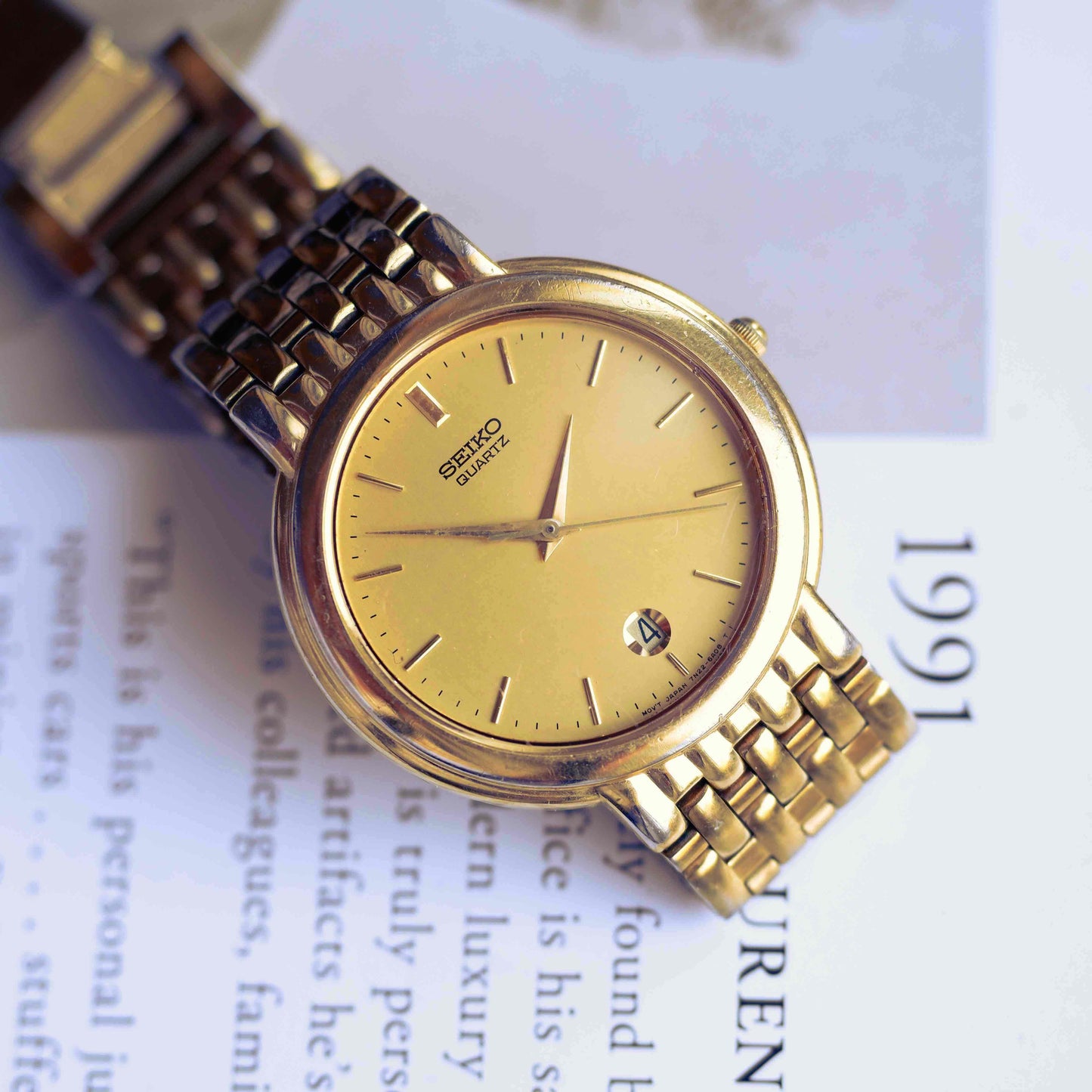 Vintage Seiko Gold-Tone Quartz Watch 80s Minimalist Champagne Dial