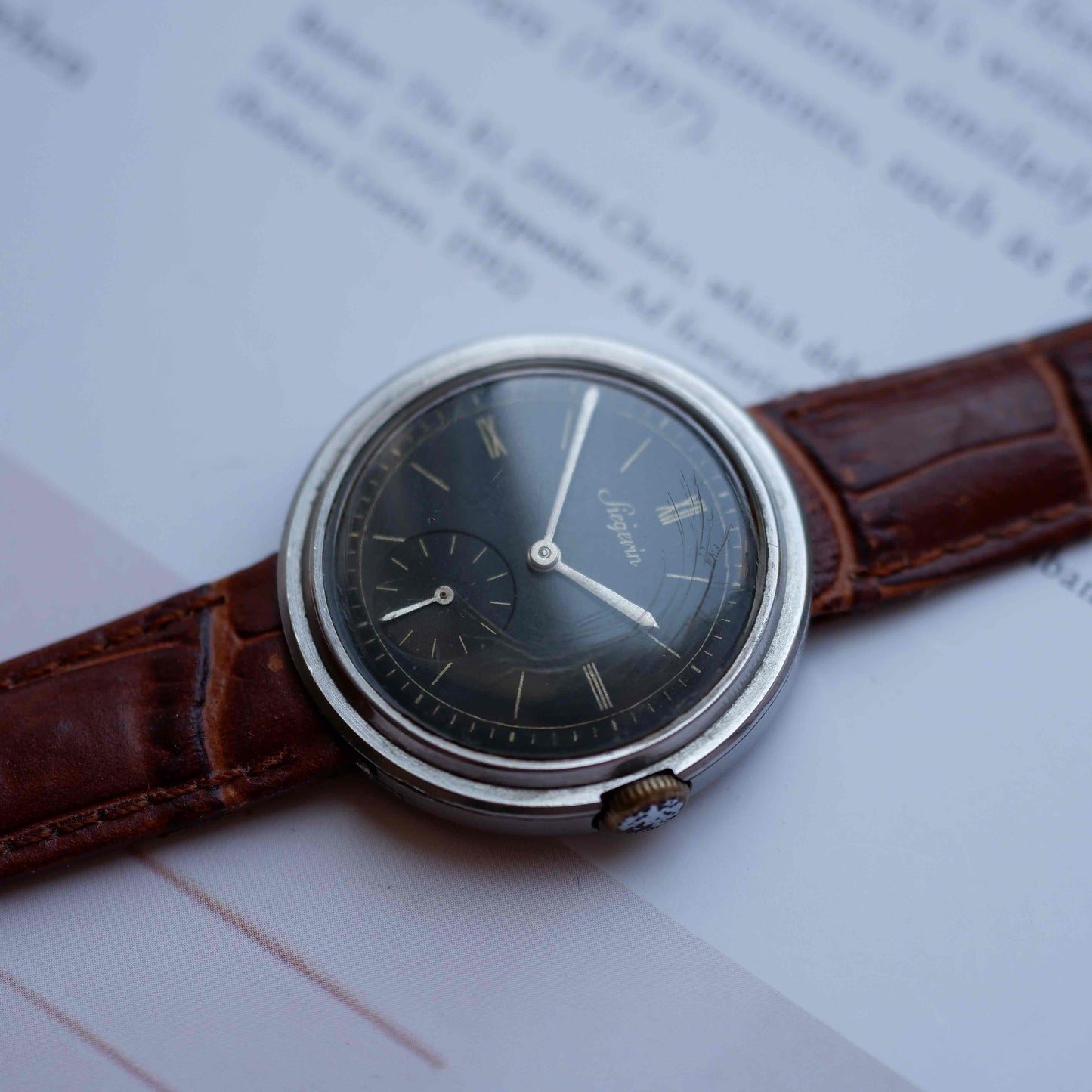 Vintage Siegerin Disco Volante Small Seconds Mechanical 30s Black Factory Roman Dial