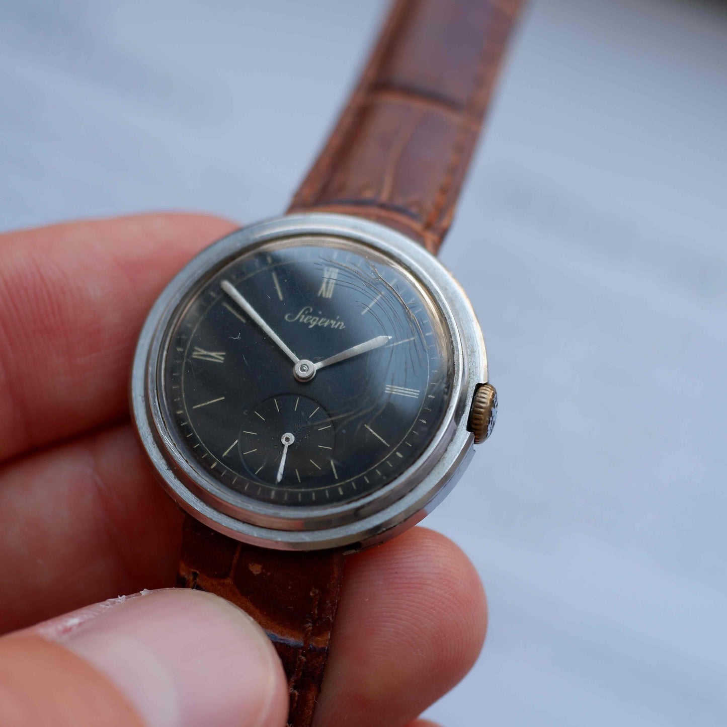 Vintage Siegerin Disco Volante Small Seconds Mechanical 30s Black Factory Roman Dial