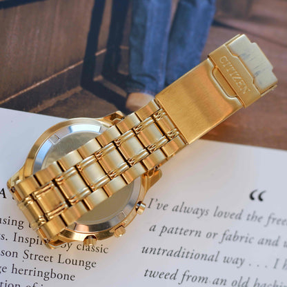 Vintage Citizen Chronograph WR100 80s Gold White Dial Quartz NOS