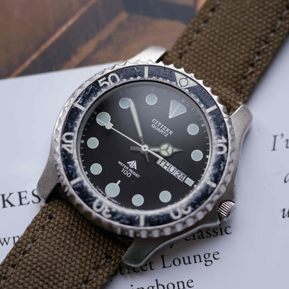 Vintage Citizen Diver Watch Day Date 80s Black Dial Quartz