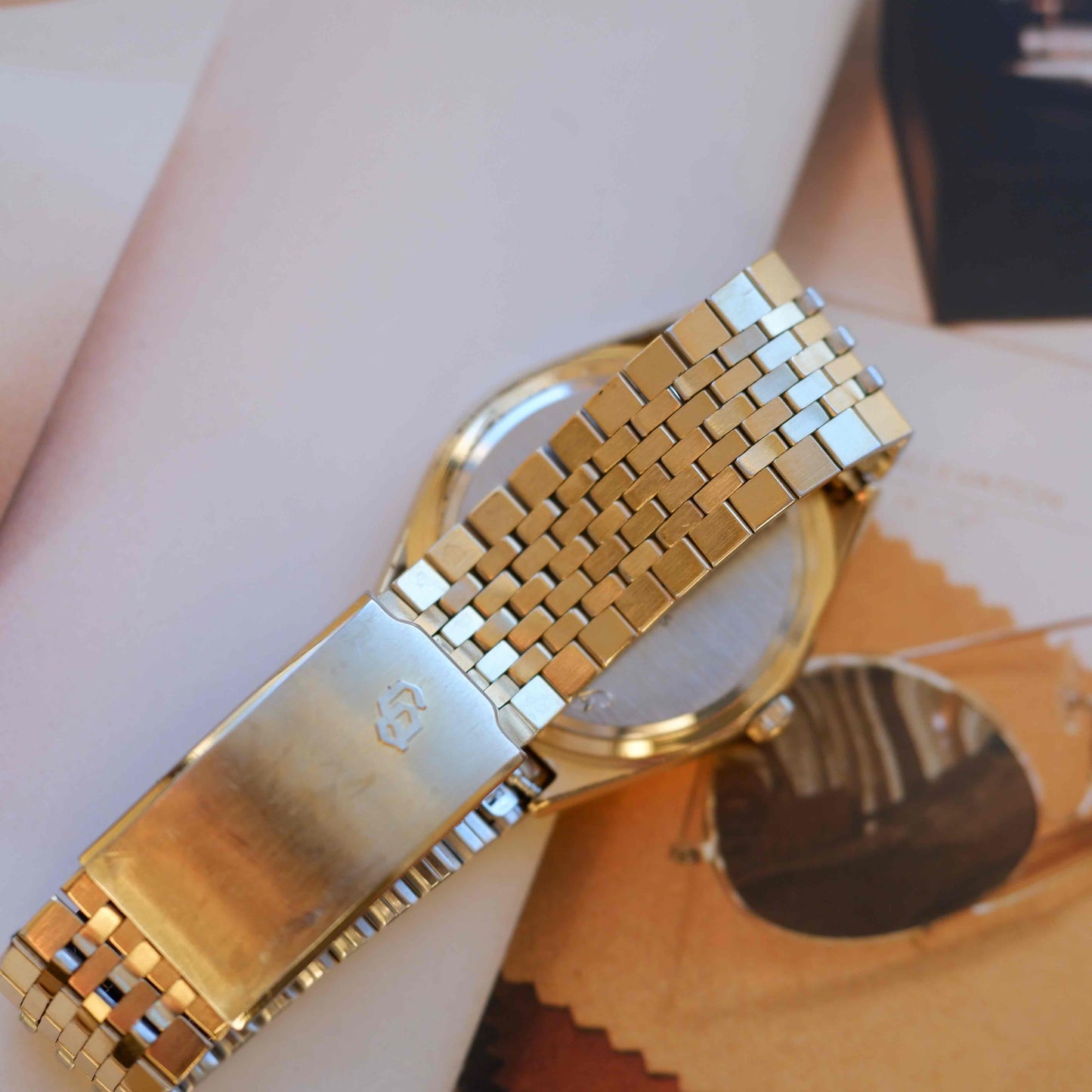 Vintage Citizen Gold Day-Date Quartz 80s Slim Case Spanish Dial