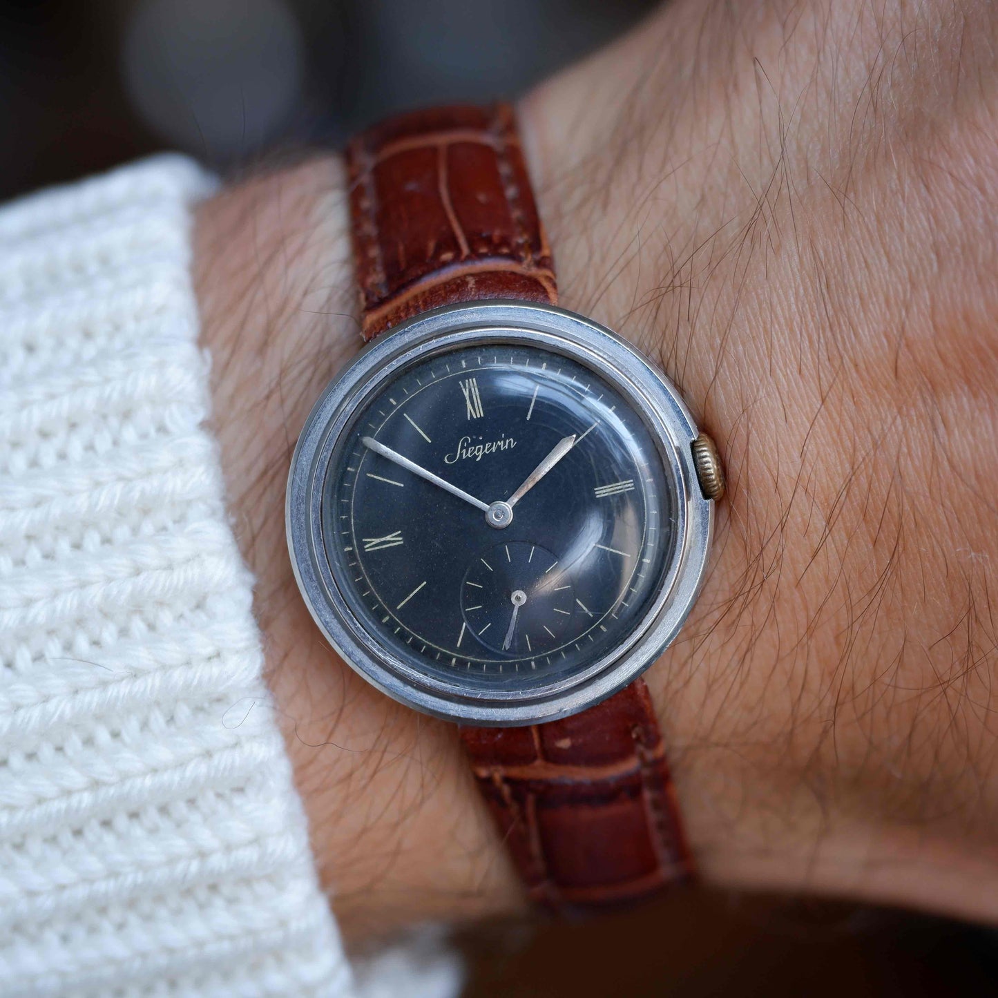 Vintage Siegerin Disco Volante Small Seconds Mechanical 30s Black Factory Roman Dial