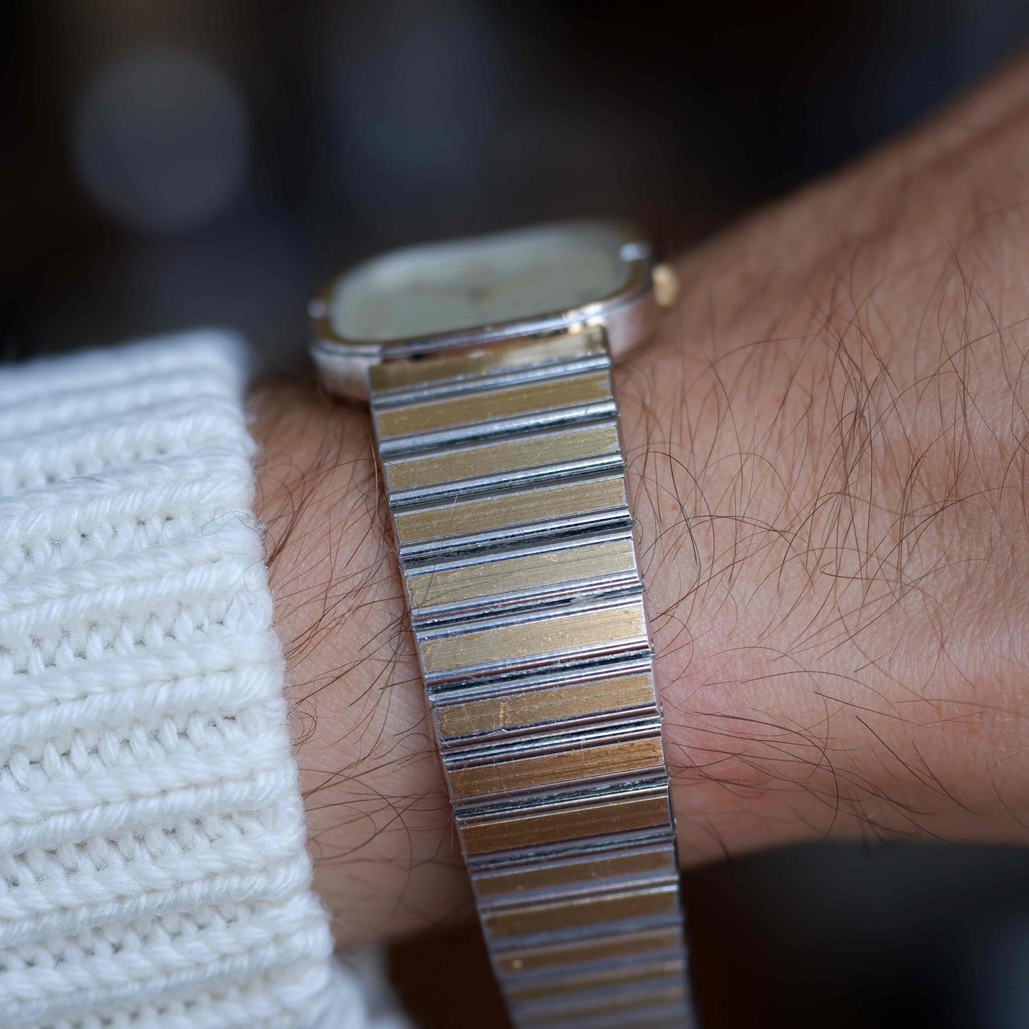 Vintage Citizen Dress Integrated Two-Tone Bracelet Strcutured Champagne Dial 80s