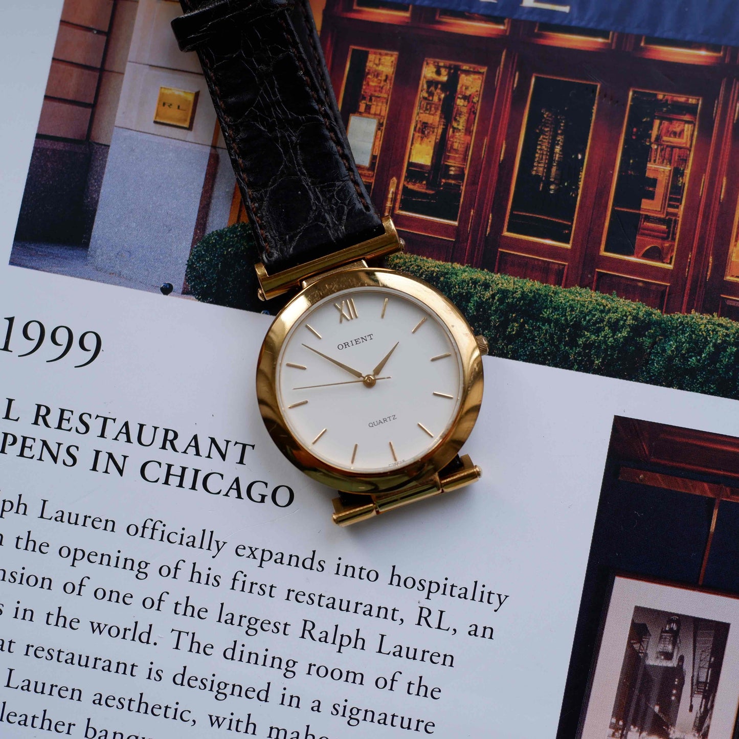 Vintage Orient Watch White Dial with Central Lugs Quartz 80s - MINT