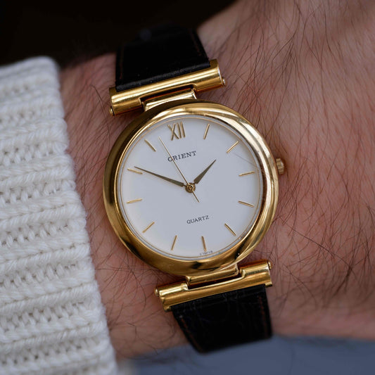 Vintage Orient Watch White Dial with Central Lugs Quartz 80s - MINT
