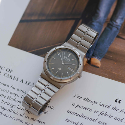 Vintage Seiko SQ Day-Date Gray Dial Integrated Bracelet 80s