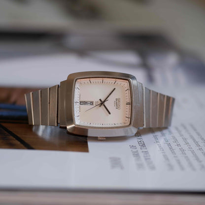 Vintage Seiko SQ 4004 Day-Date White Dial Integrated Bracelet 80s