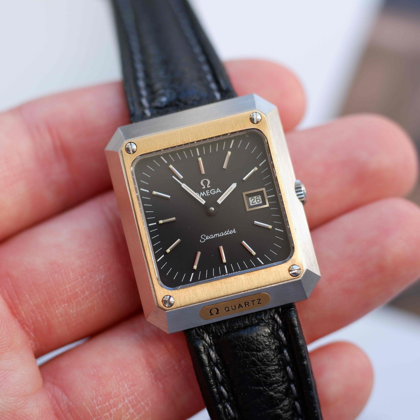Vintage Omega Seamaster Mariner II 14k Gold Bezel Black Dial 70s Quartz – MINT