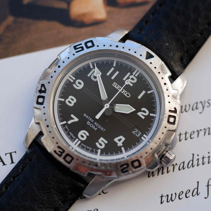 Vintage Seiko Diver Watch Date 80s Black Structured Dial Quartz