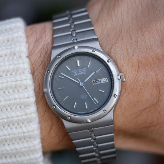 Vintage Seiko SQ Day-Date Gray Dial Integrated Bracelet 80s