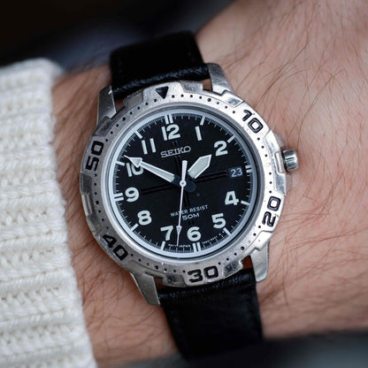 Vintage Seiko Diver Watch Date 80s Black Structured Dial Quartz