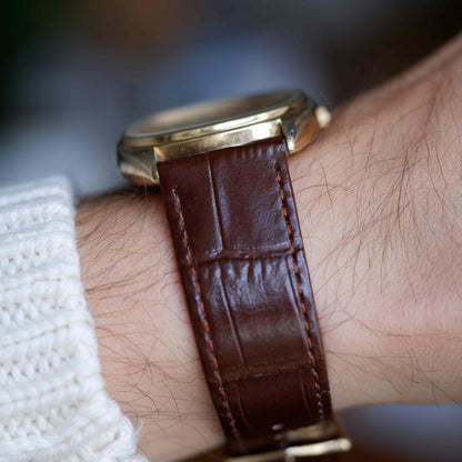 Vintage Seiko SQ Cushion Case Day-Date Quartz Gold 80s