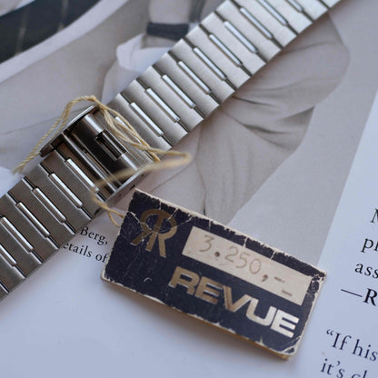 Vintage Revue Alarm Date Quartz Black and from the 80s NOS