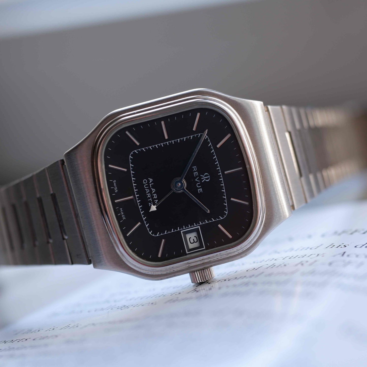 Vintage Revue Alarm Date Quartz Black and from the 80s NOS