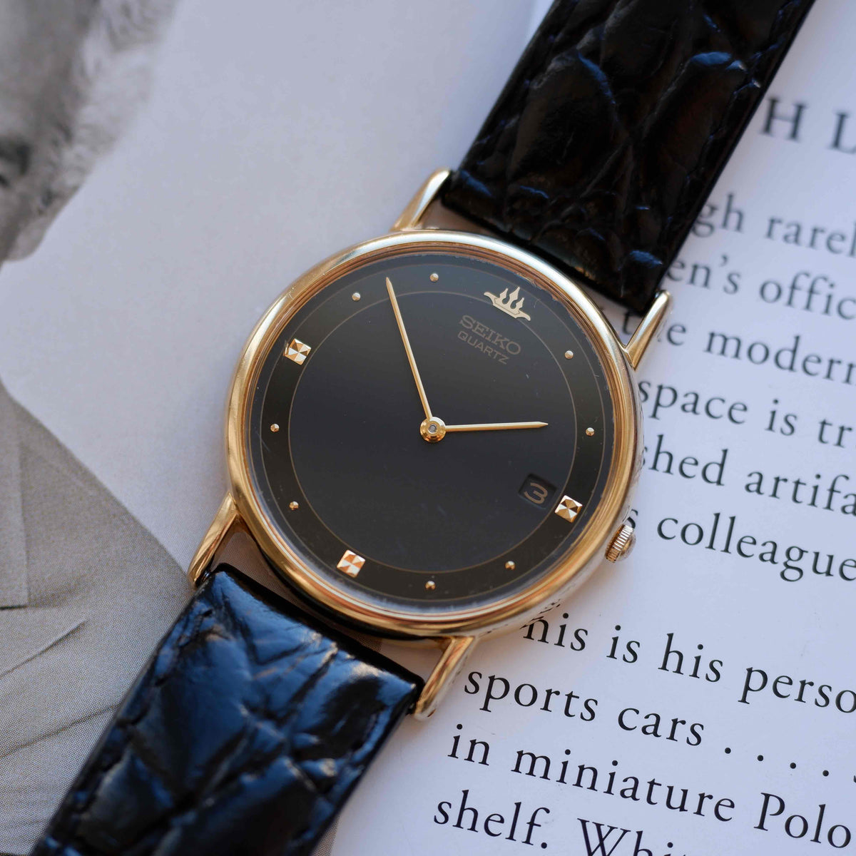 Vintage Seiko Crest 90s Gold Black Dial Quartz with Date