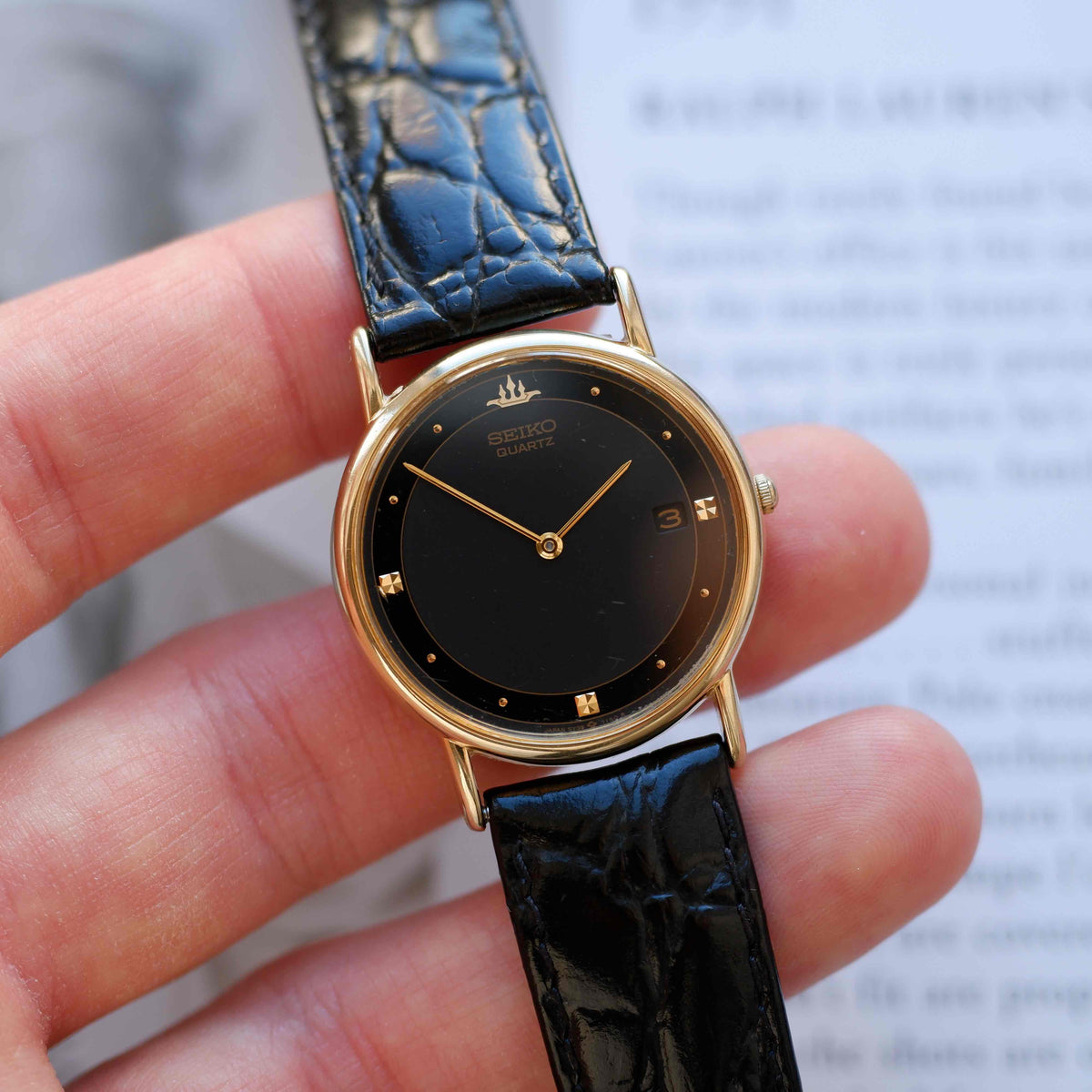 Vintage Seiko Crest 90s Gold Black Dial Quartz with Date